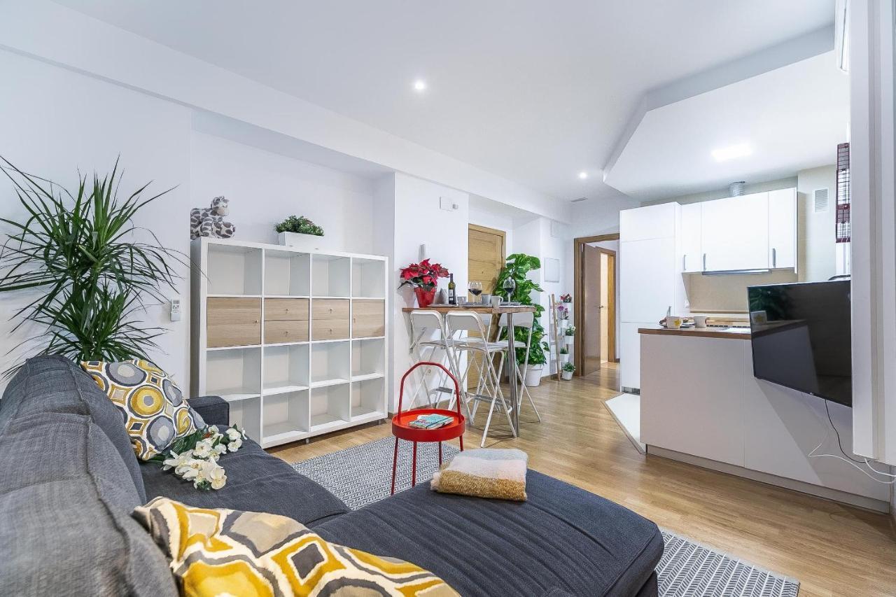 Central Malaga Apartment At Mitjana Plaza מראה חיצוני תמונה