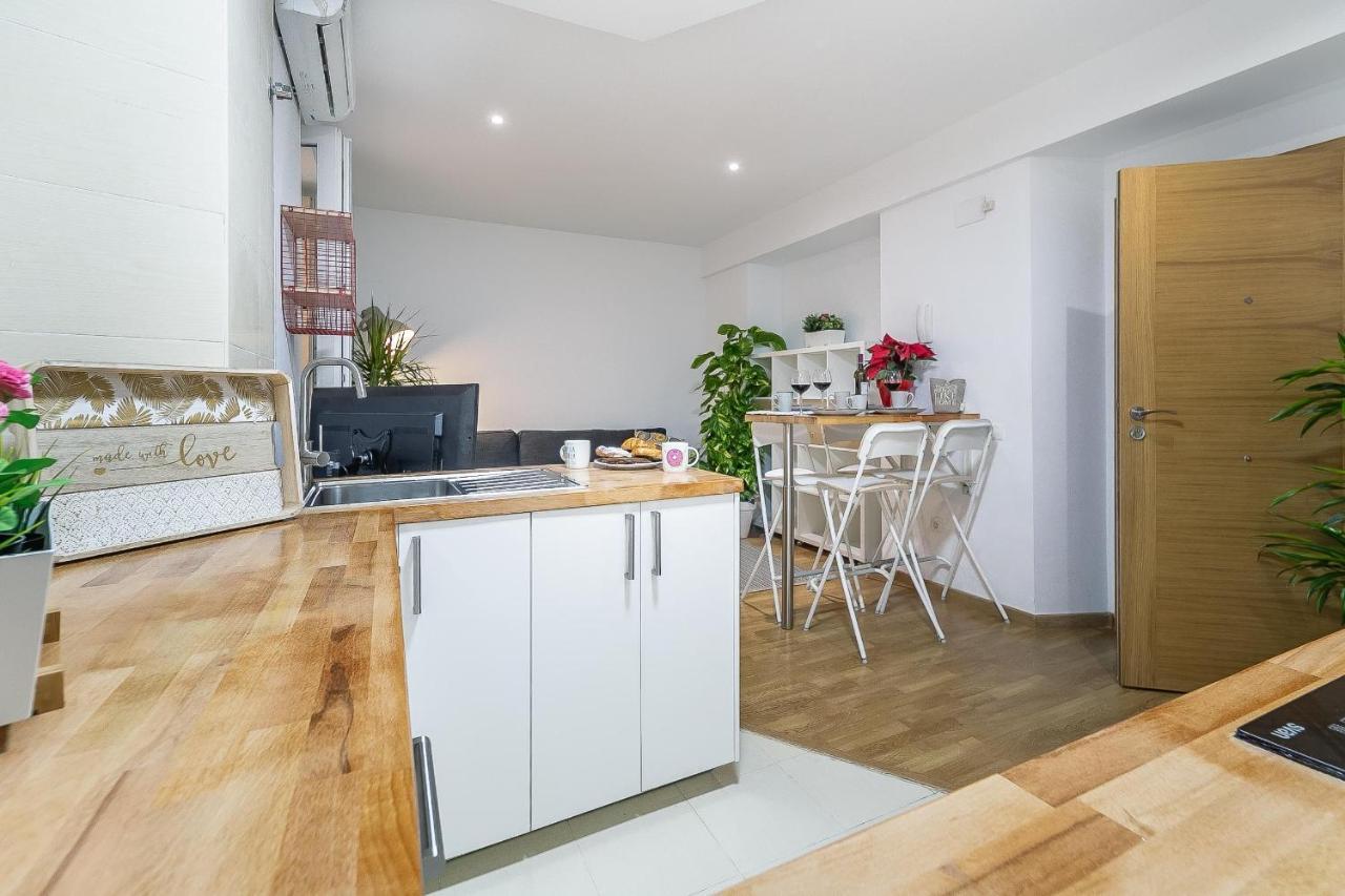 Central Malaga Apartment At Mitjana Plaza מראה חיצוני תמונה