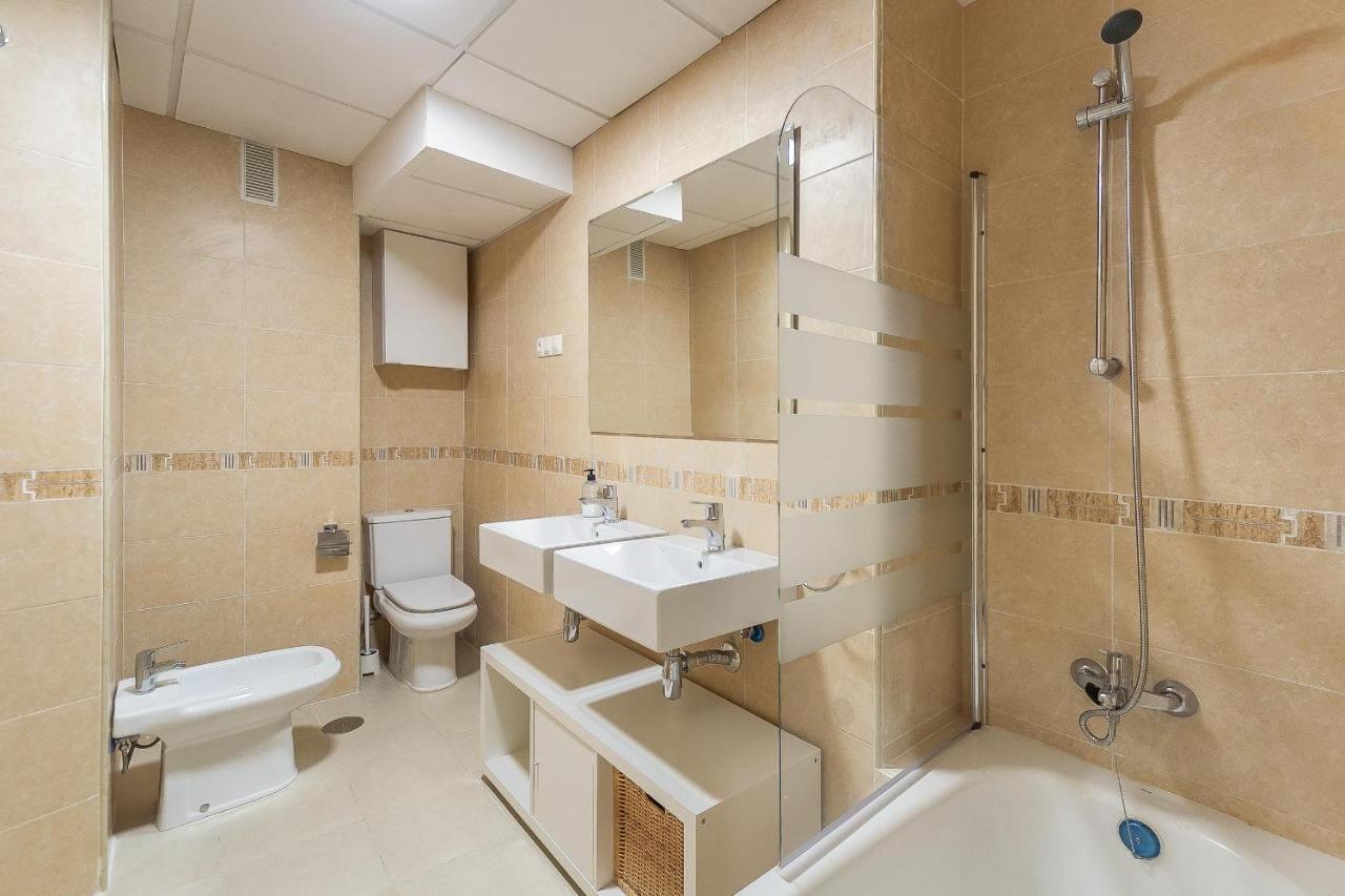 Central Malaga Apartment At Mitjana Plaza מראה חיצוני תמונה