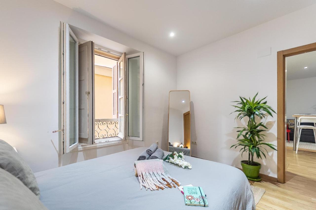 Central Malaga Apartment At Mitjana Plaza מראה חיצוני תמונה