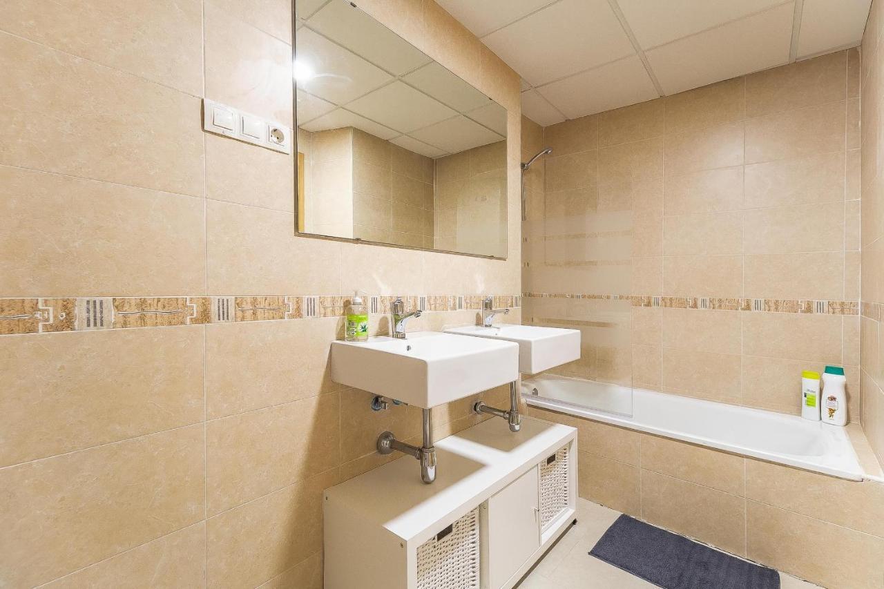 Central Malaga Apartment At Mitjana Plaza מראה חיצוני תמונה